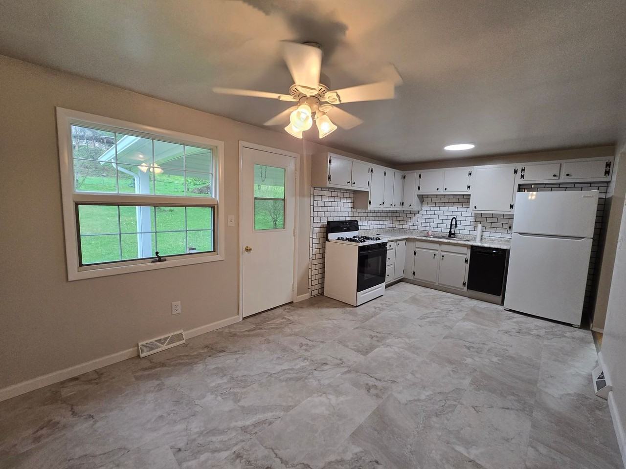 741 Pine Valley Dr - Photo 2 of 15