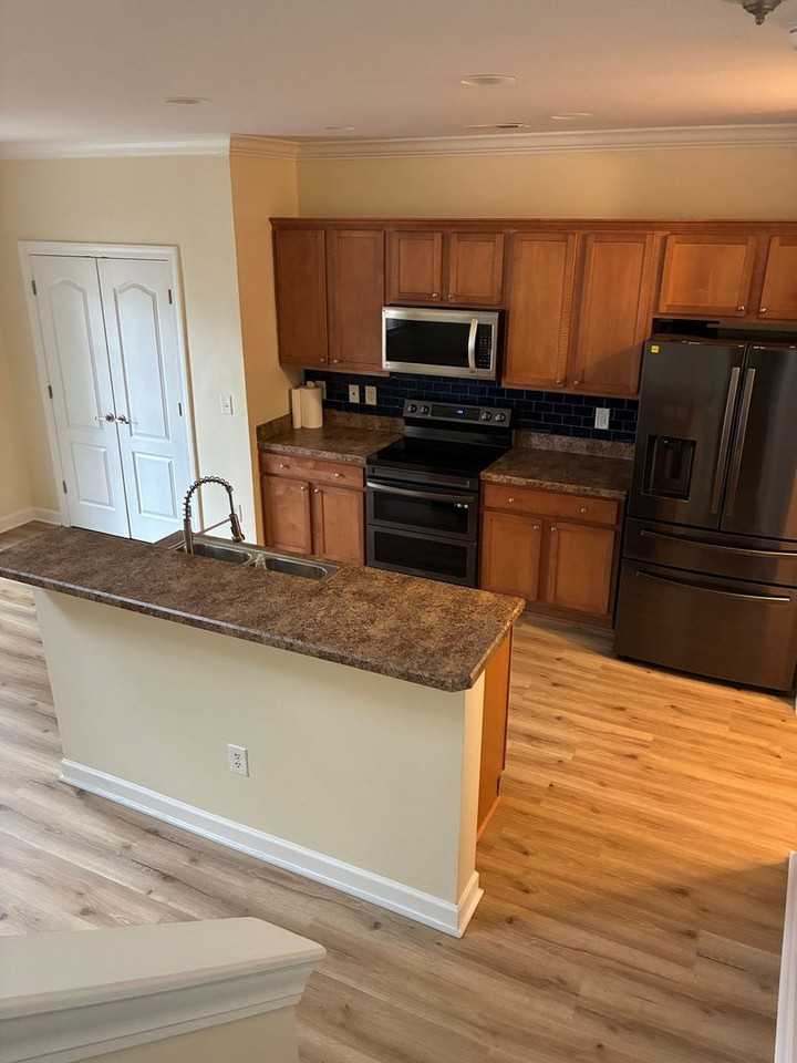 1026 Fairway Ln - Photo 3 of 16