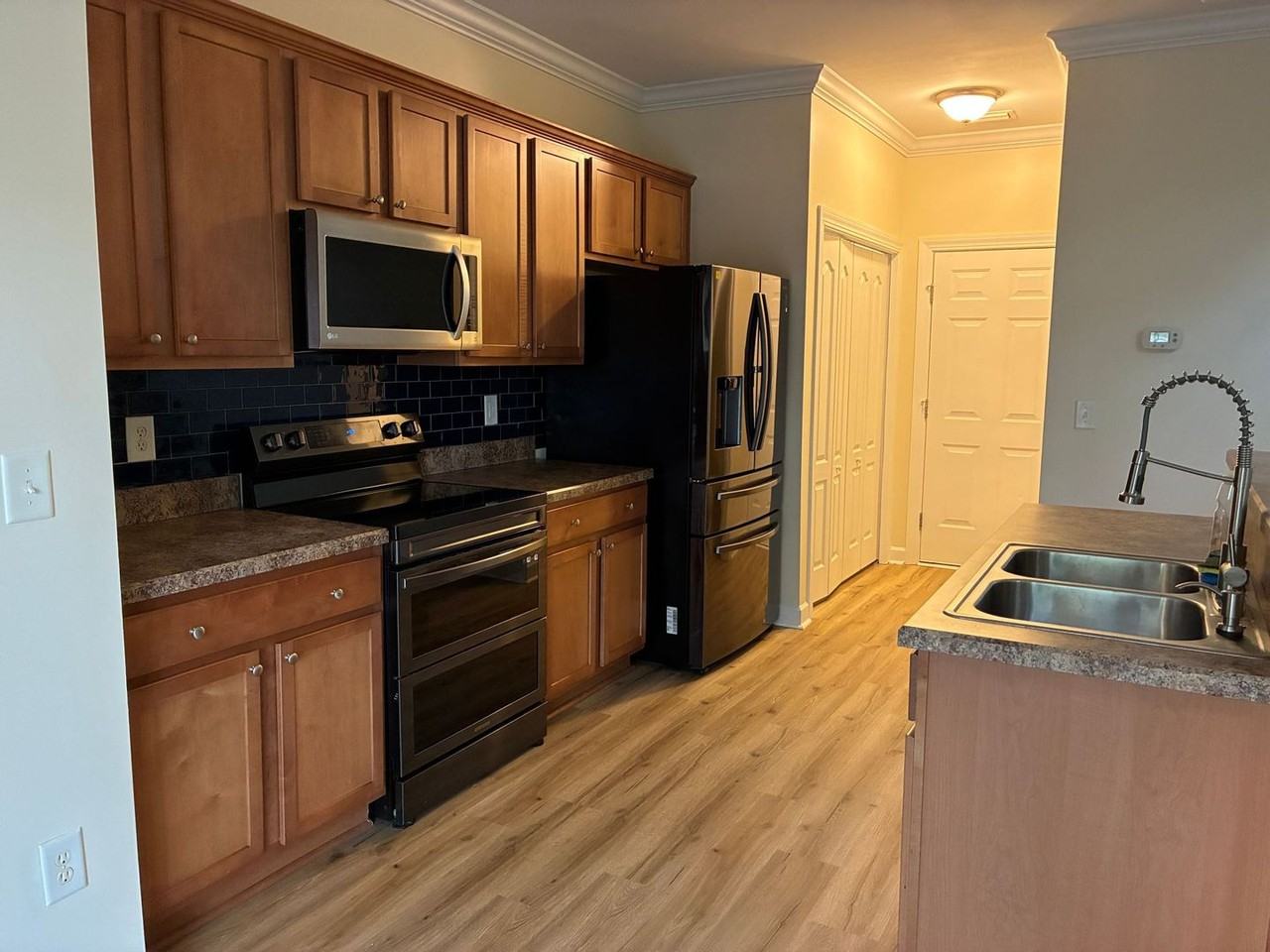 1026 Fairway Ln - Photo 4 of 16