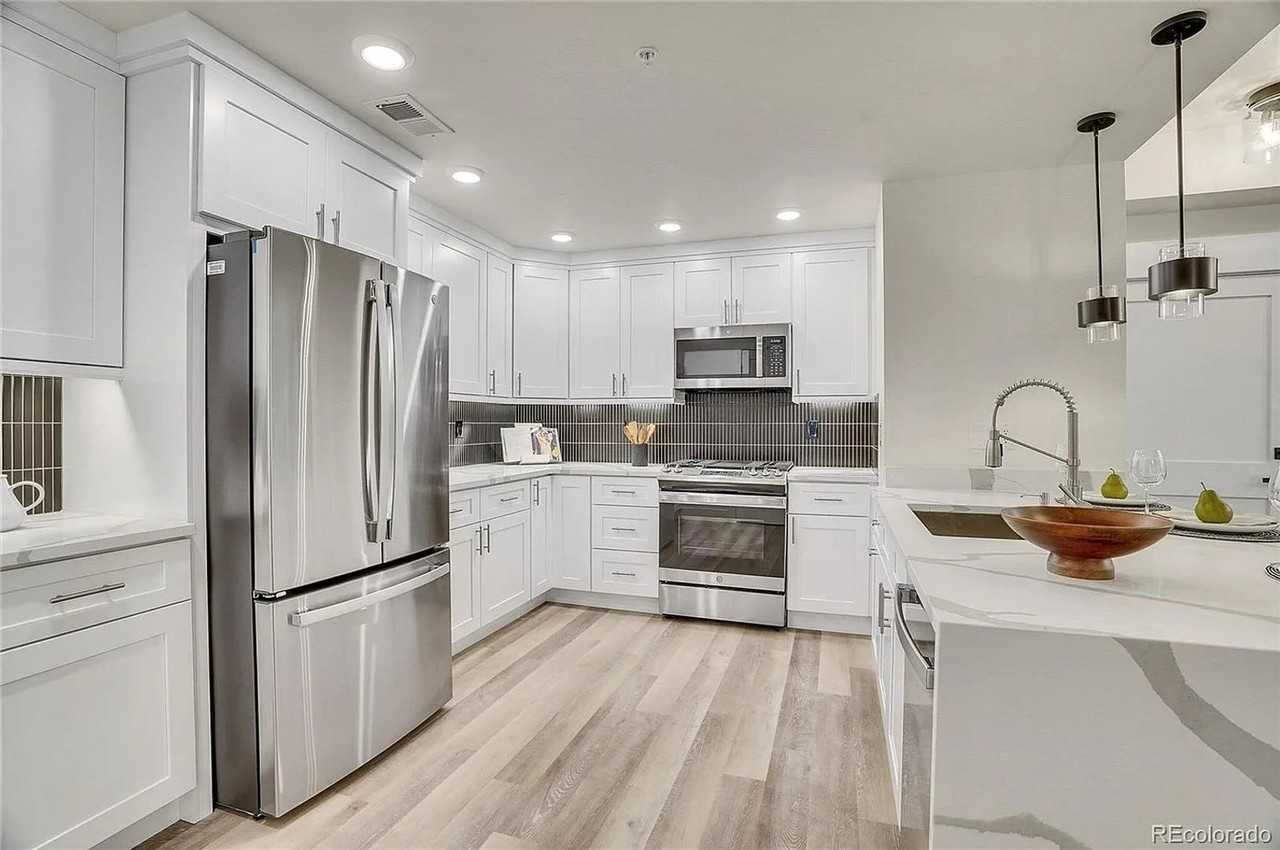 1304 Snowberry Ln - Photo 5 of 34