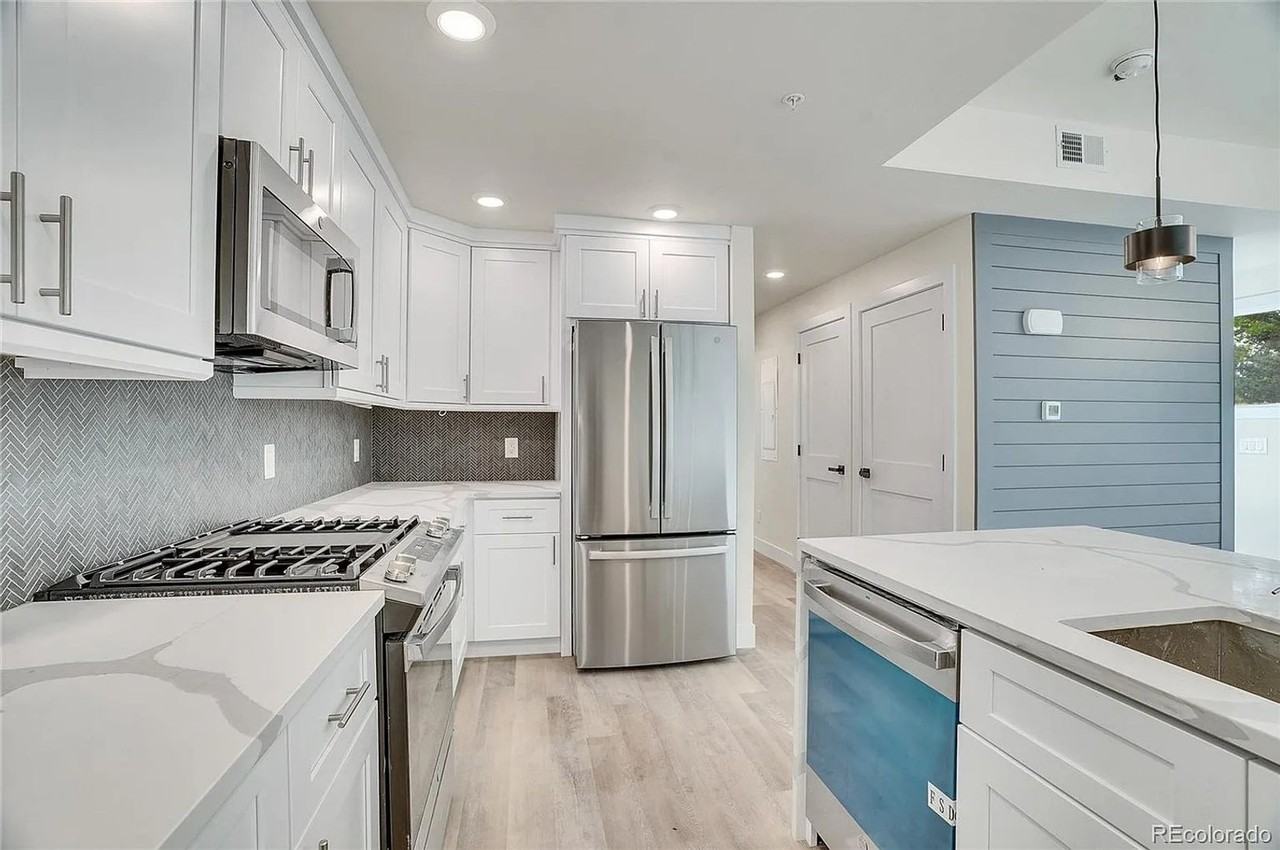 1304 Snowberry Ln - Photo 7 of 34