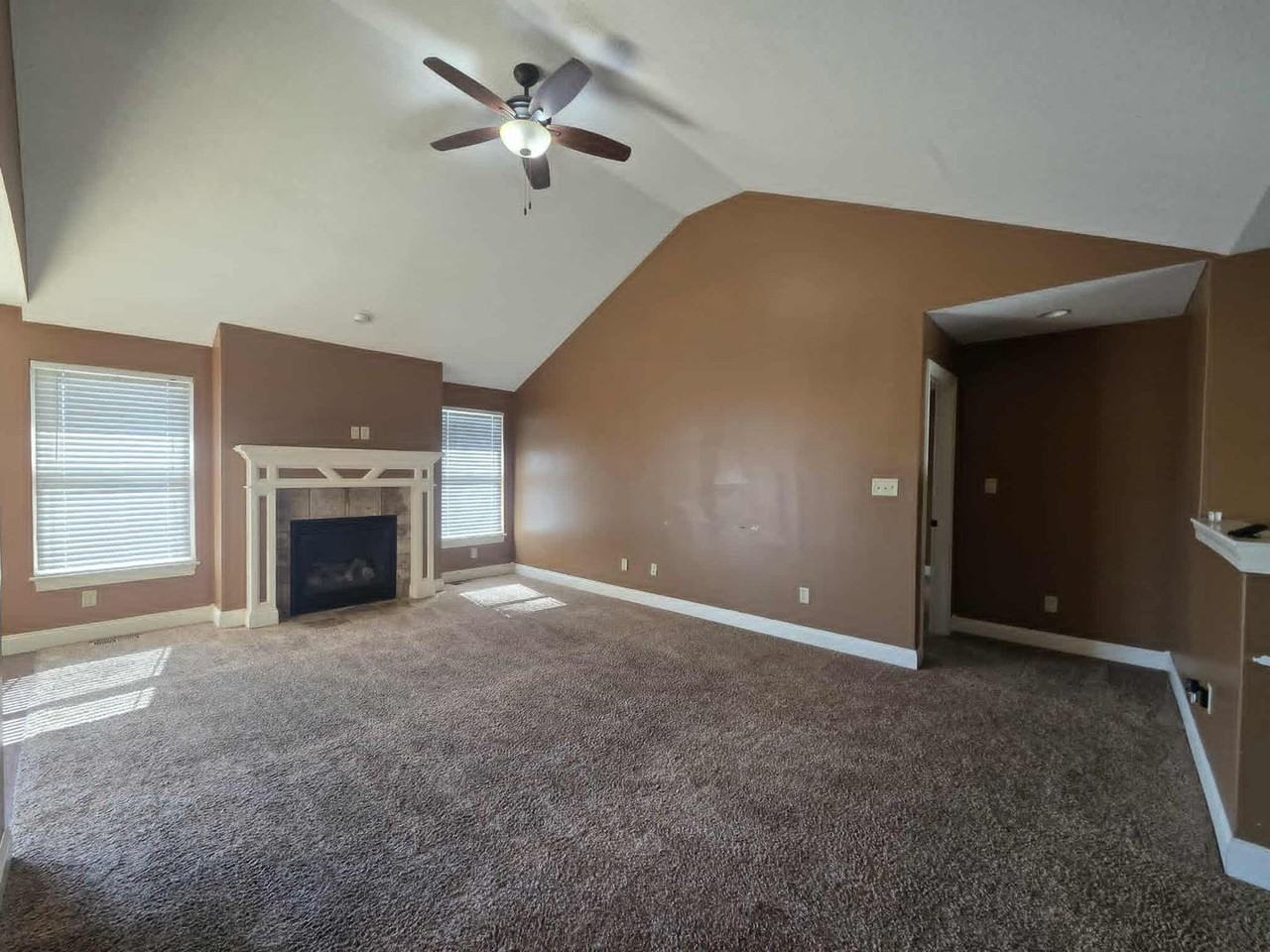 1510 Paige Ct - Photo 5 of 47