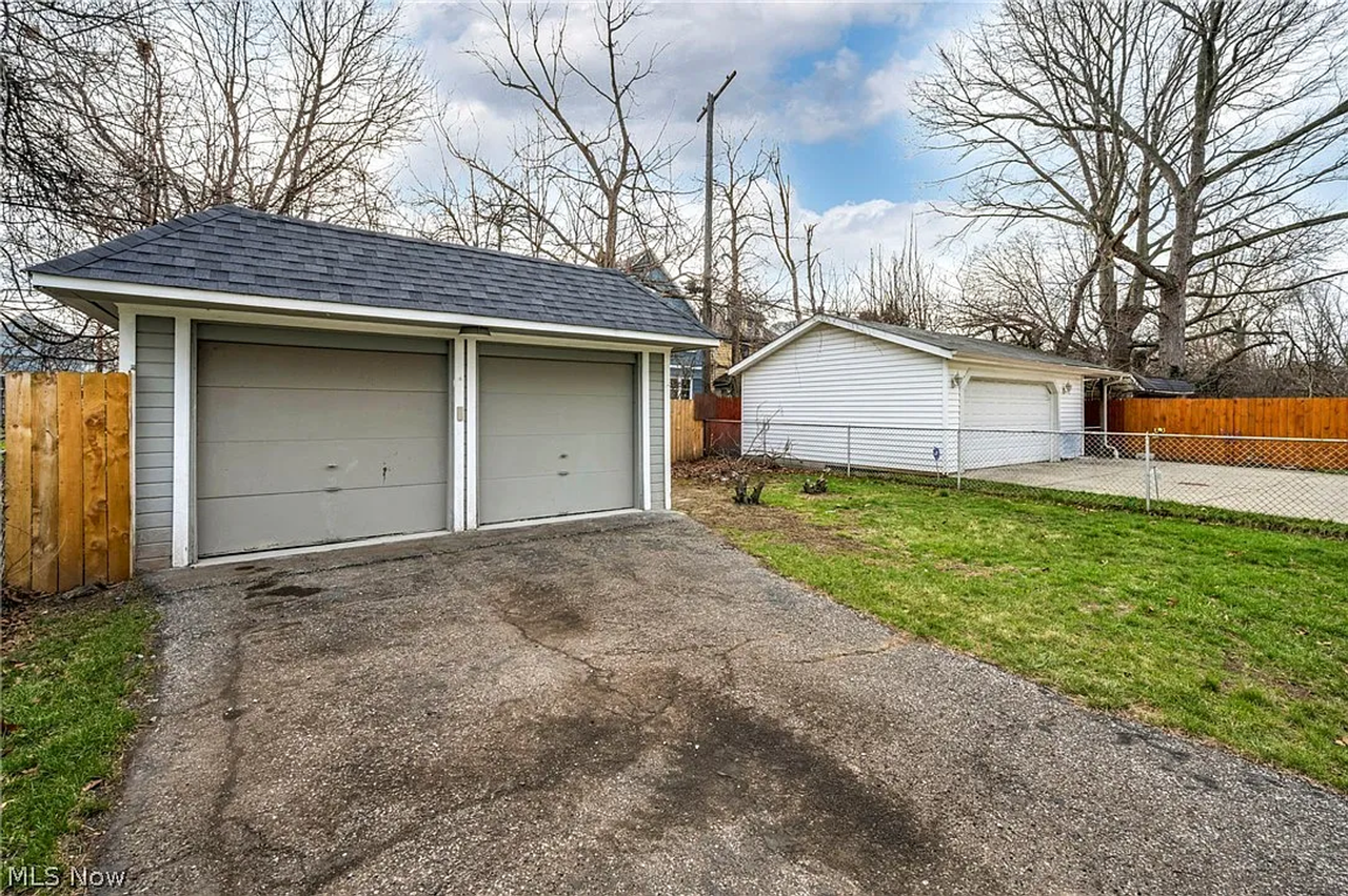 5614 Drake Ave - Photo 6 of 25