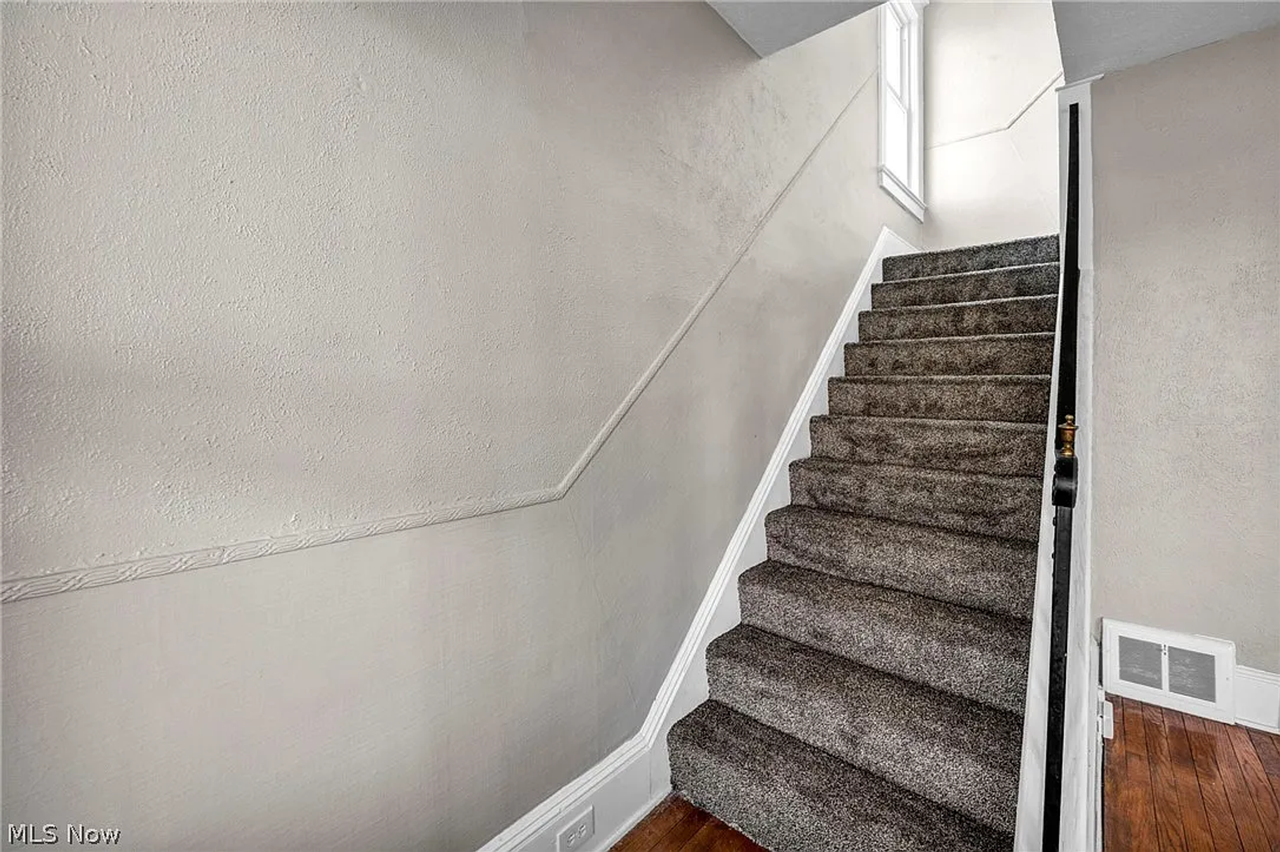 5614 Drake Ave - Photo 7 of 25