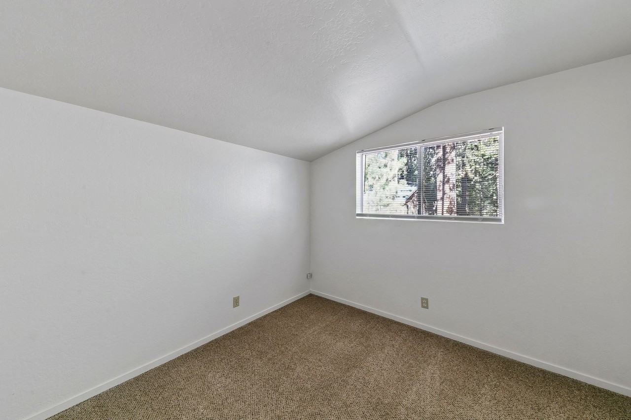 993 Woodchuck Ct - Photo 7 of 26