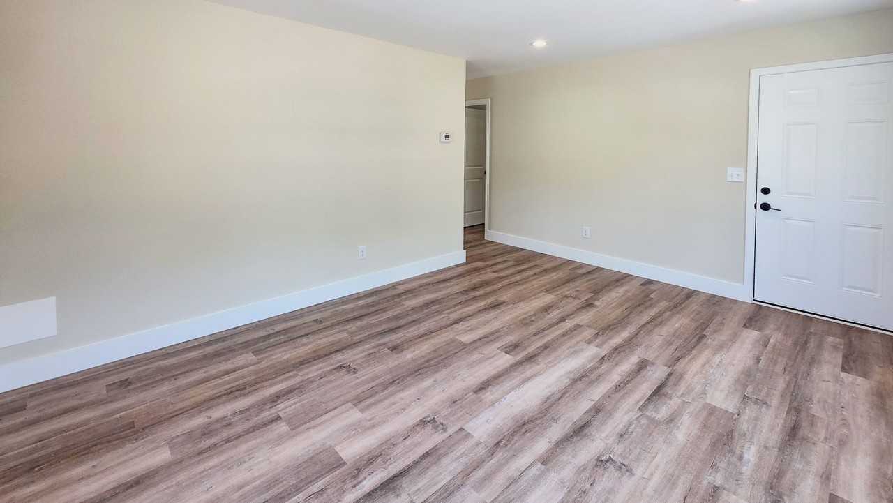 1422 Nolan Ave - Photo 5 of 22