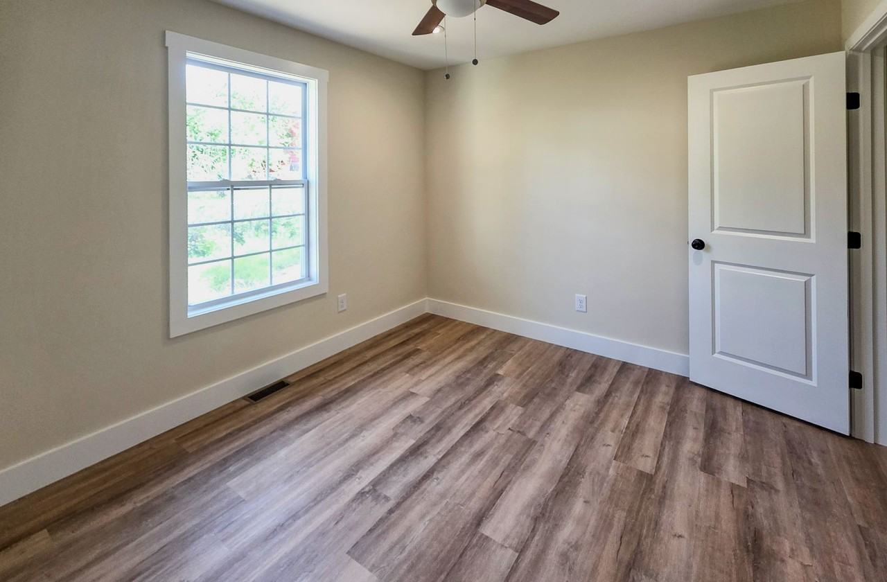 1422 Nolan Ave - Photo 6 of 22