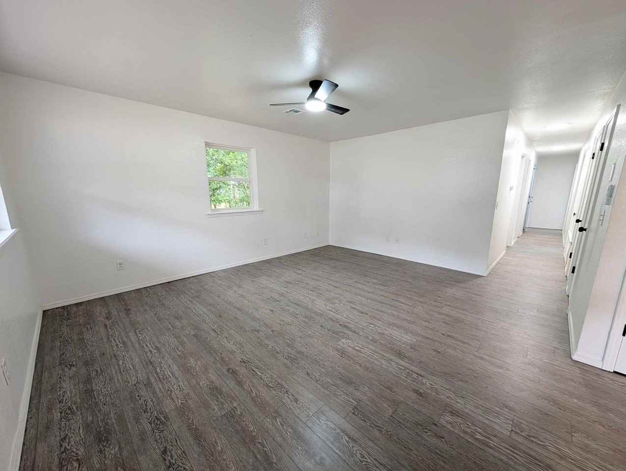 1201 E Margaret St - Photo 3 of 15