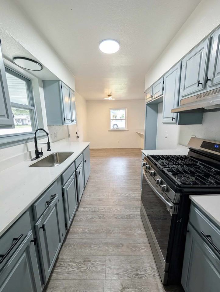 1201 E Margaret St - Photo 7 of 15