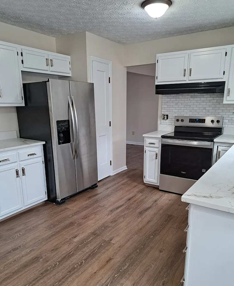 5915 Ballymead Blvd - Photo 3 of 18
