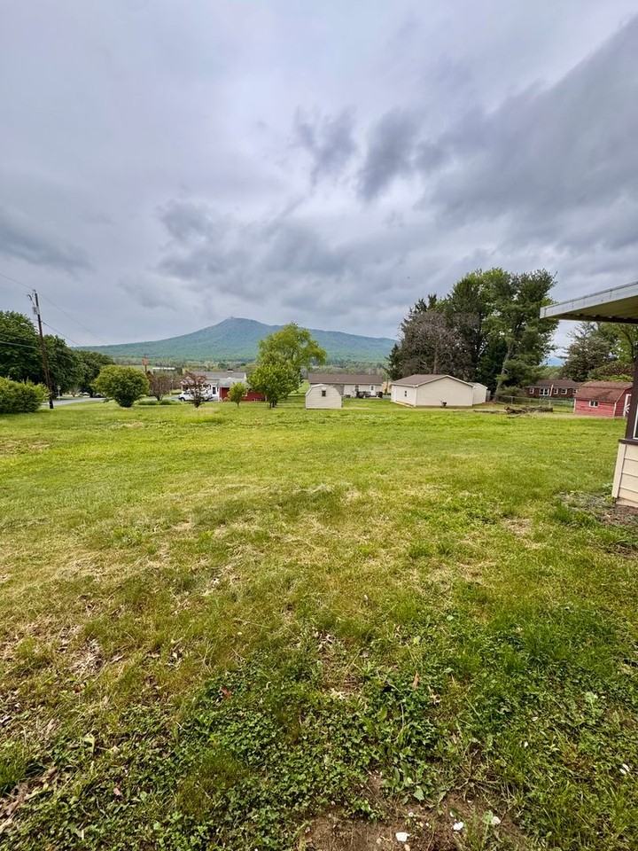 8861 Pats Ln - Photo 4 of 15