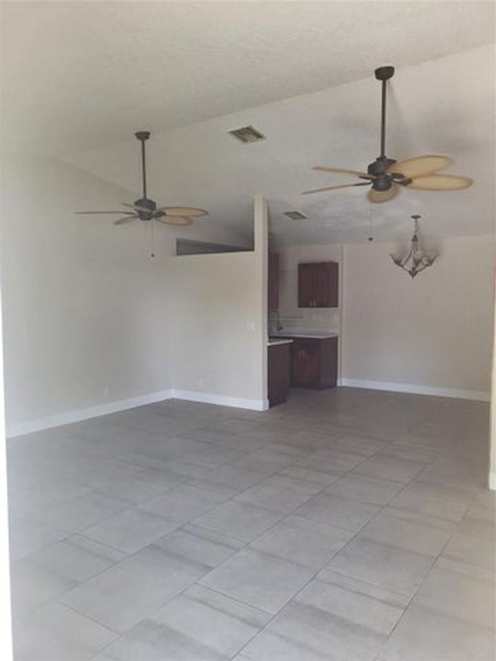 7816 Sw 7th Pl - Photo 3 of 14
