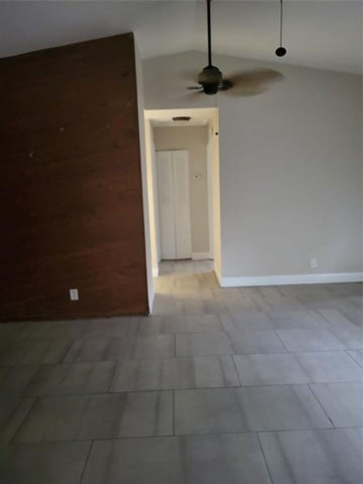 7816 Sw 7th Pl - Photo 7 of 14