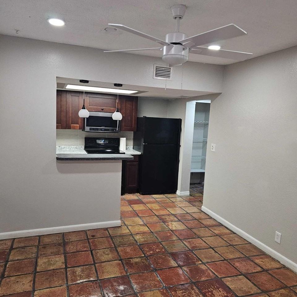 1358 Silverado - Photo 3 of 31