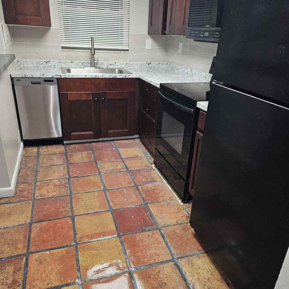 1358 Silverado - Photo 4 of 31