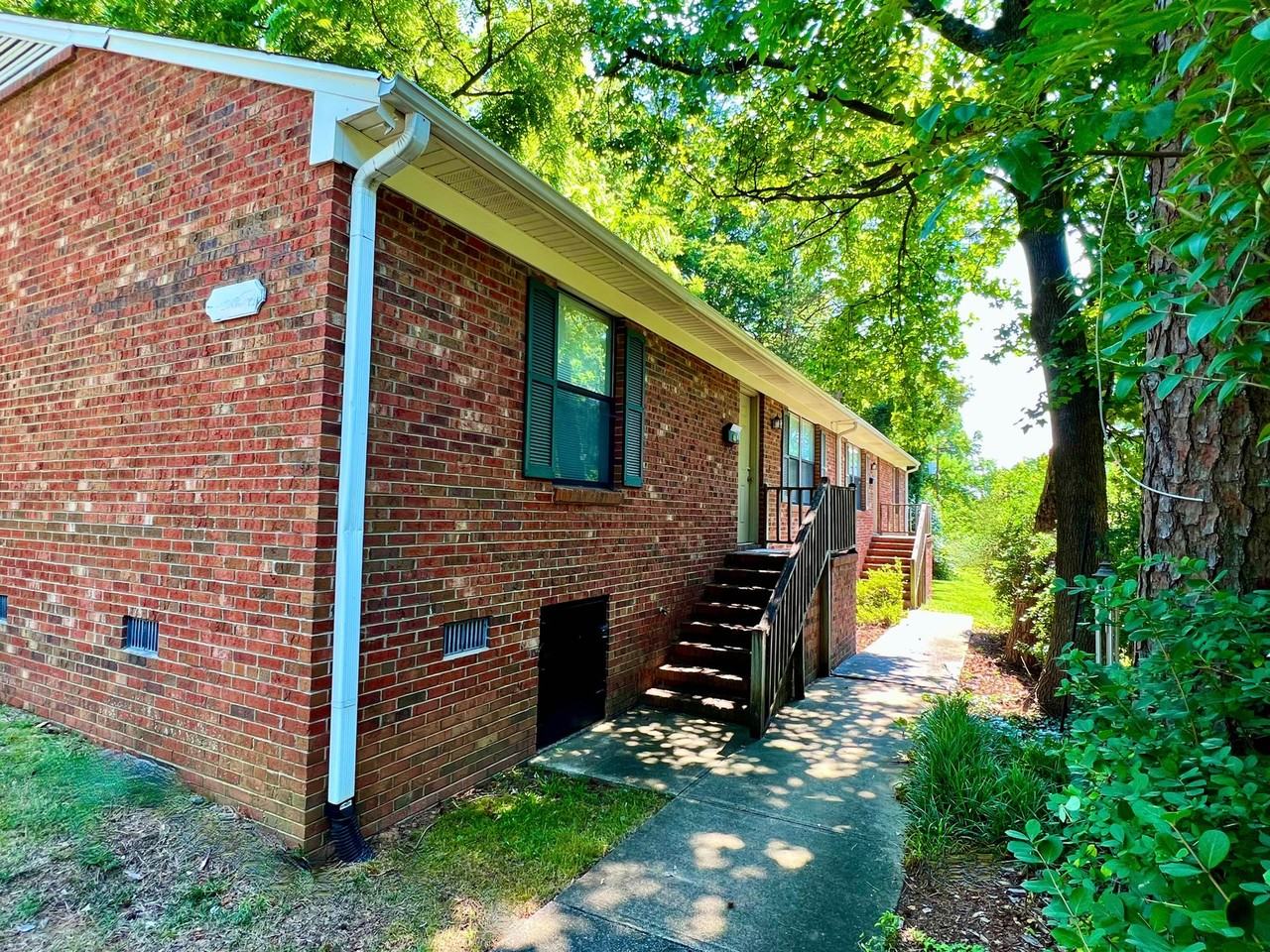 1004 Hill St Apt A - Photo 2 of 42