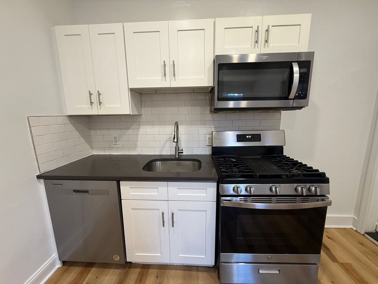 10 William St - Photo 2 of 11