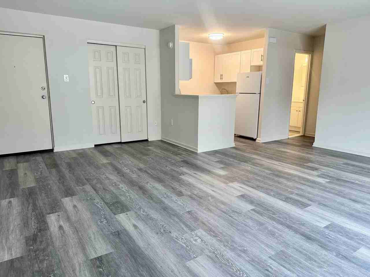 Towns Edge Apartments - Photo 6 of 23