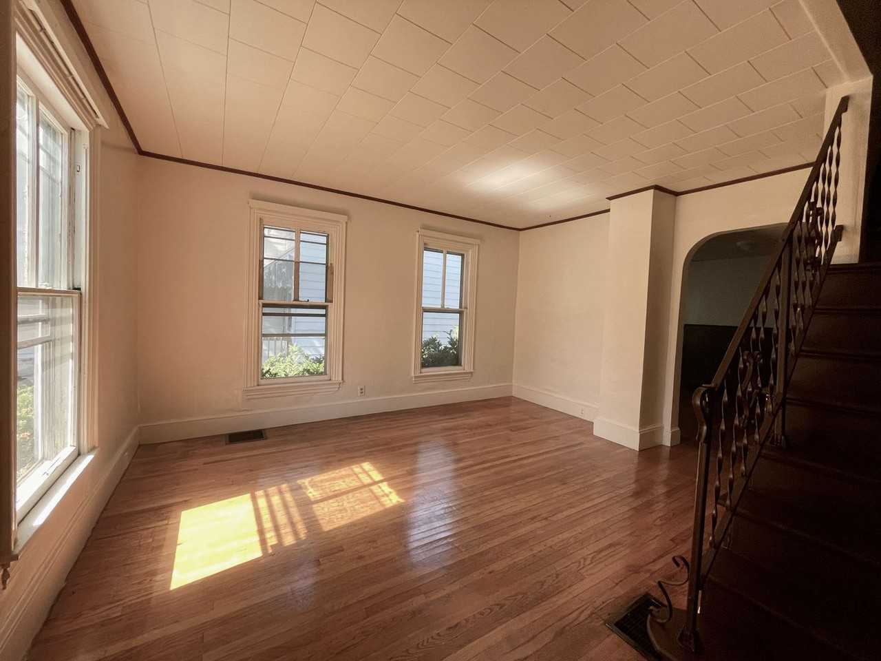 418 E Main St - Photo 2 of 24
