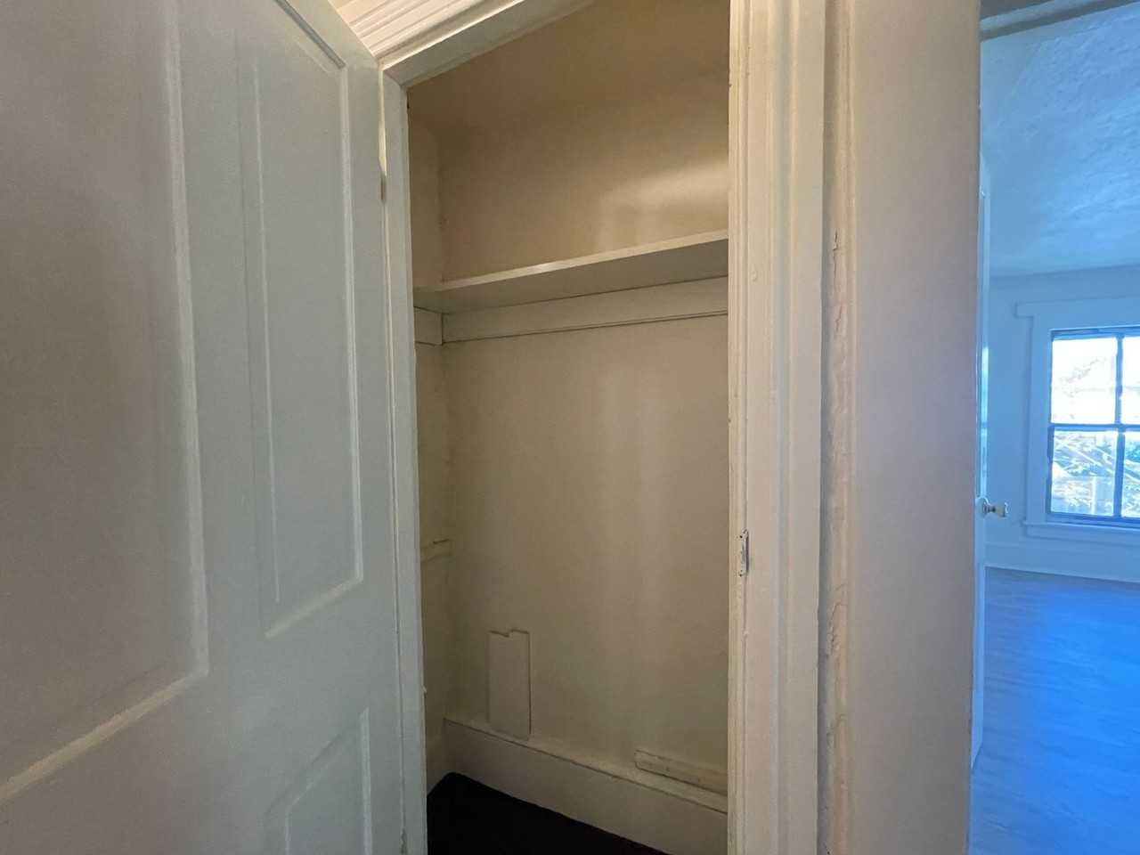 418 E Main St - Photo 6 of 24