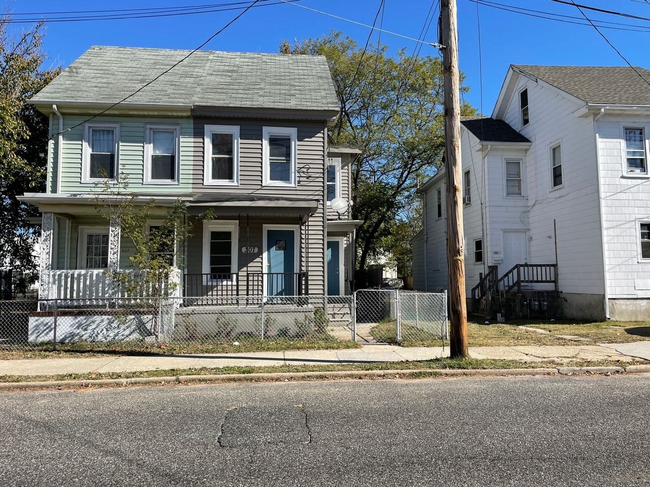 307 S 3rd St - Photo 2 of 24
