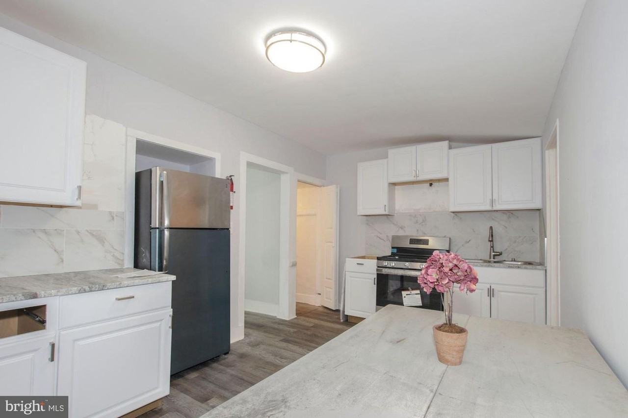 307 S 3rd St - Photo 7 of 24