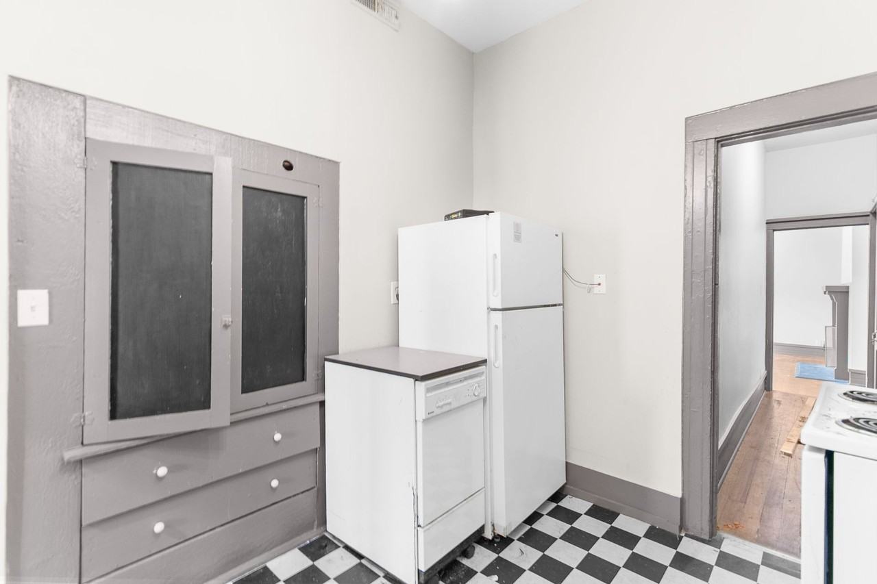 Fleetwood Apartments - Photo 6 of 7