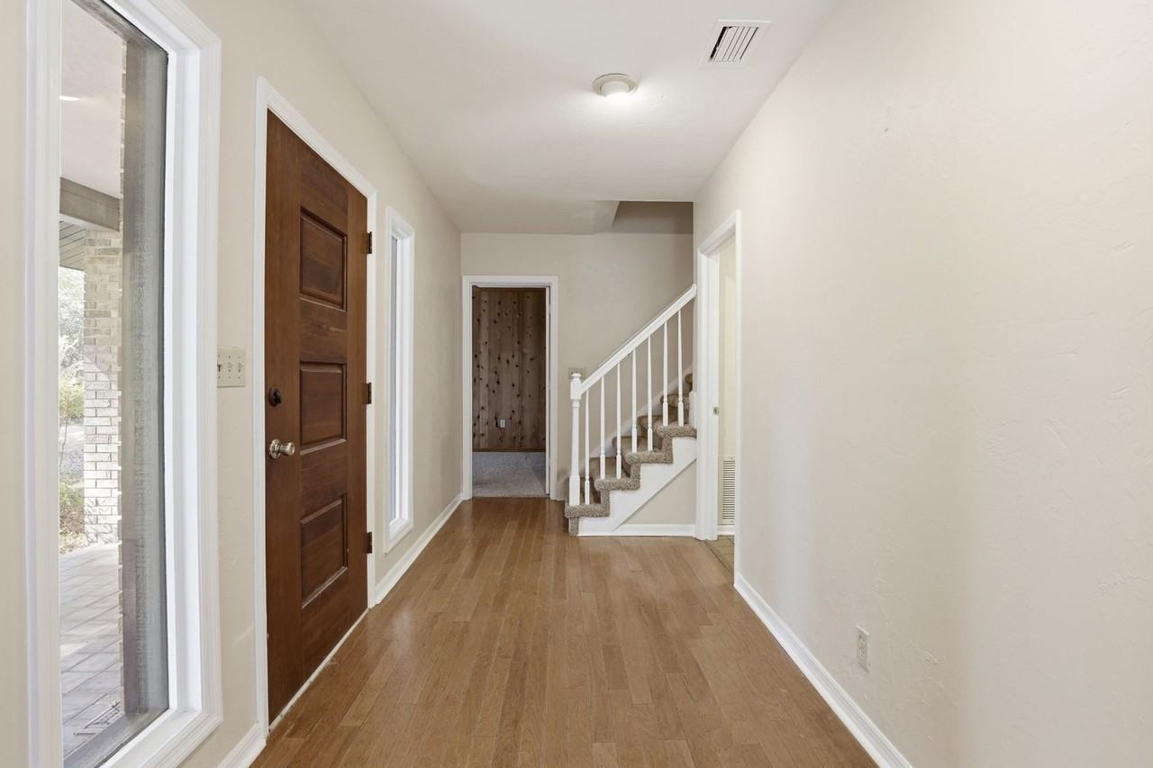 2630 Nw 27th Ter - Photo 3 of 50