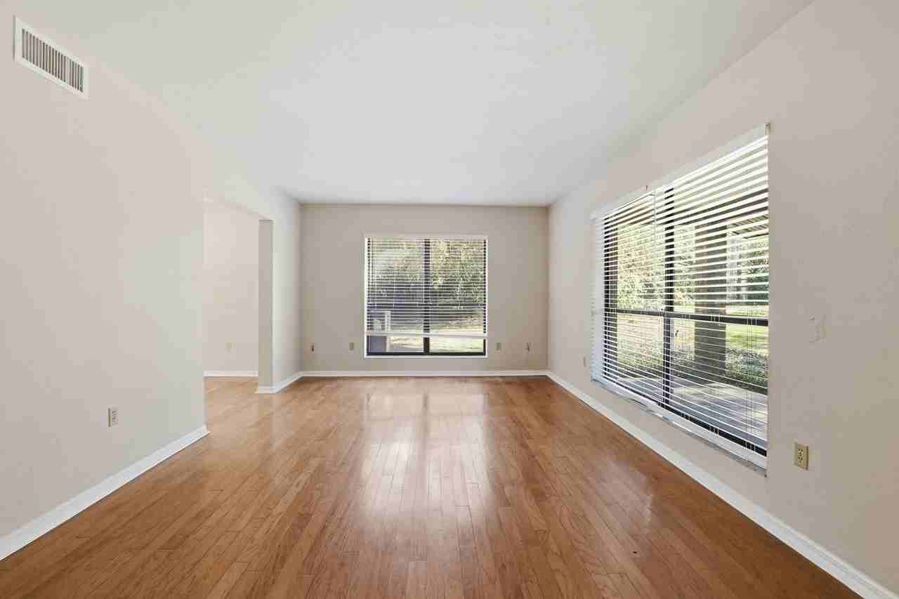 2630 Nw 27th Ter - Photo 5 of 50
