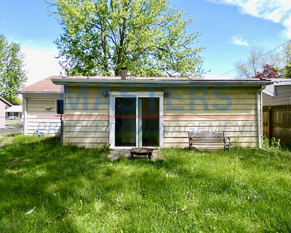 3907 Donegal Dr - Photo 2 of 29