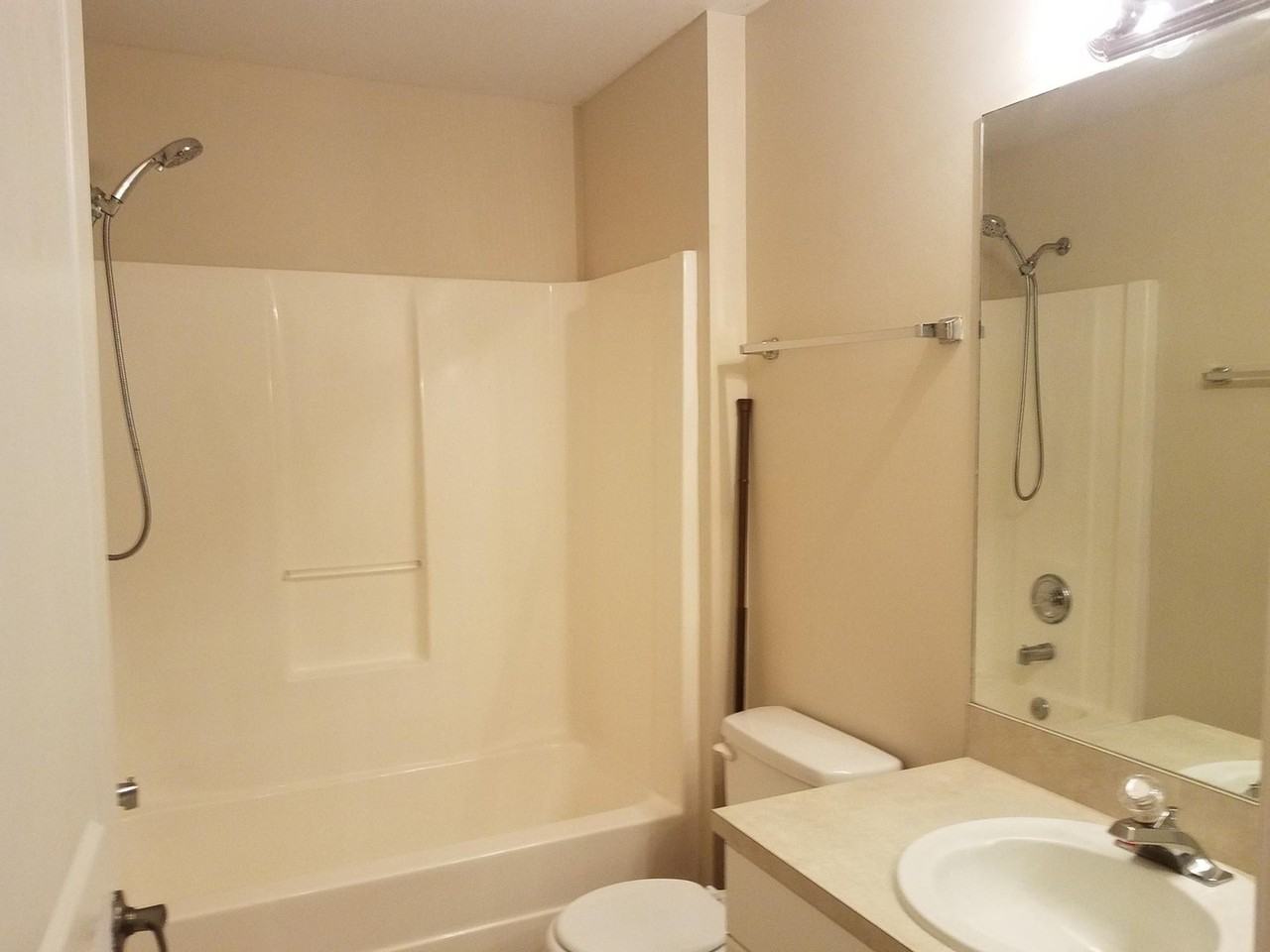 213 Blackstone Dr - Photo 7 of 7
