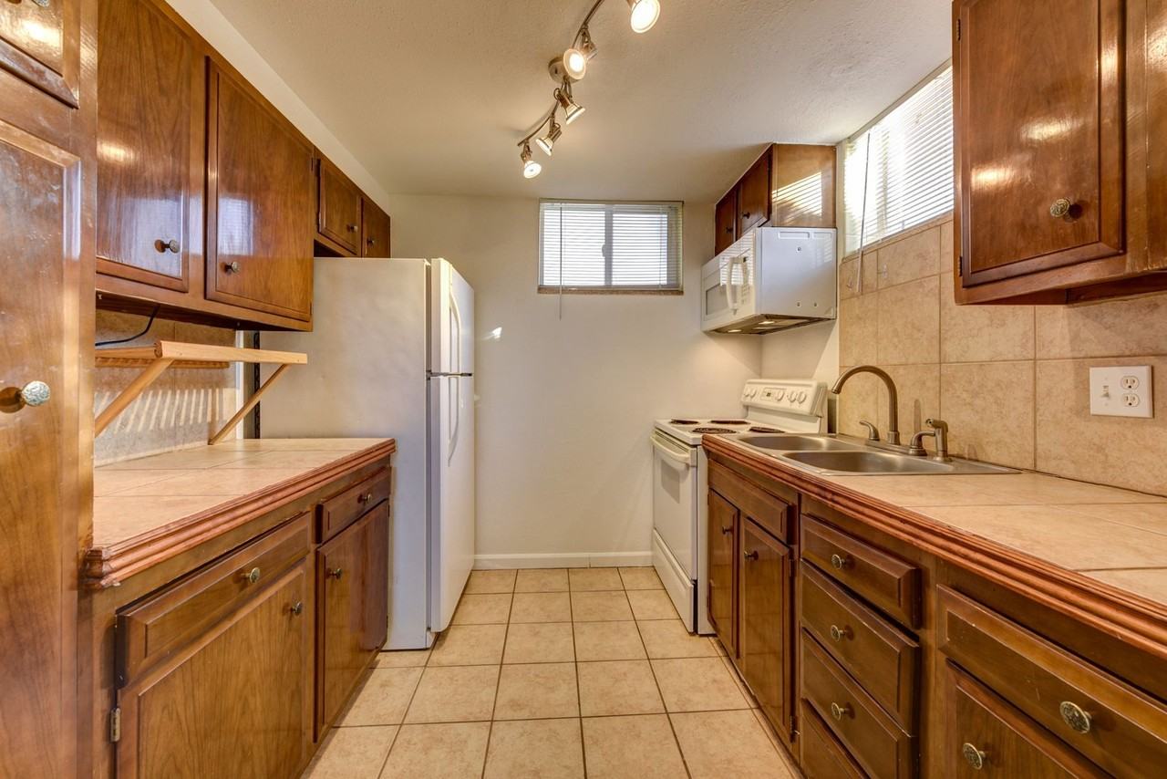 901-903 N Wolff Street - Photo 2 of 37