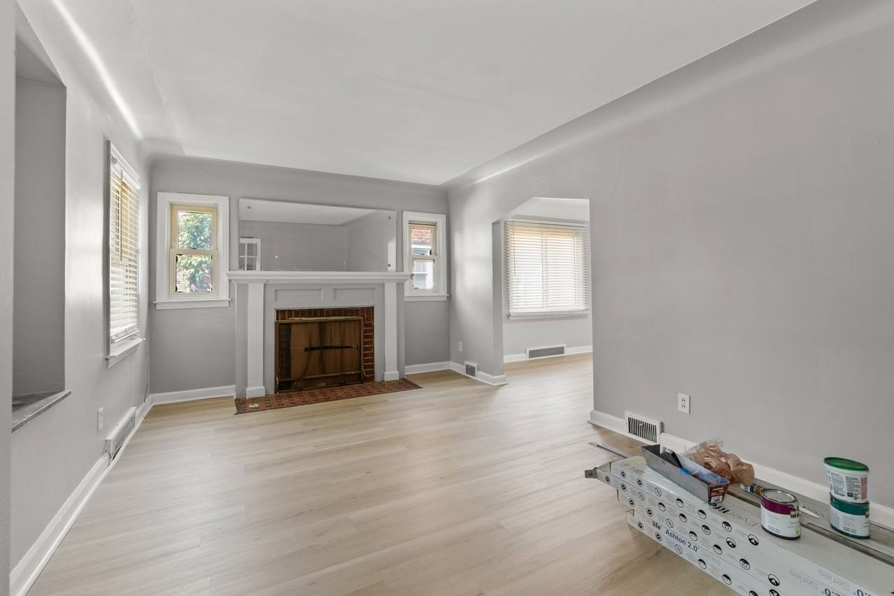 9022 Northlawn St - Photo 4 of 21