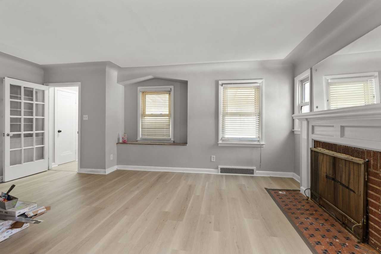 9022 Northlawn St - Photo 5 of 21