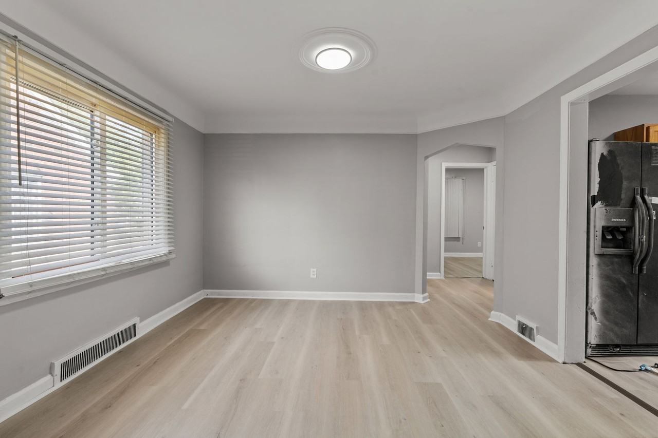 9022 Northlawn St - Photo 6 of 21