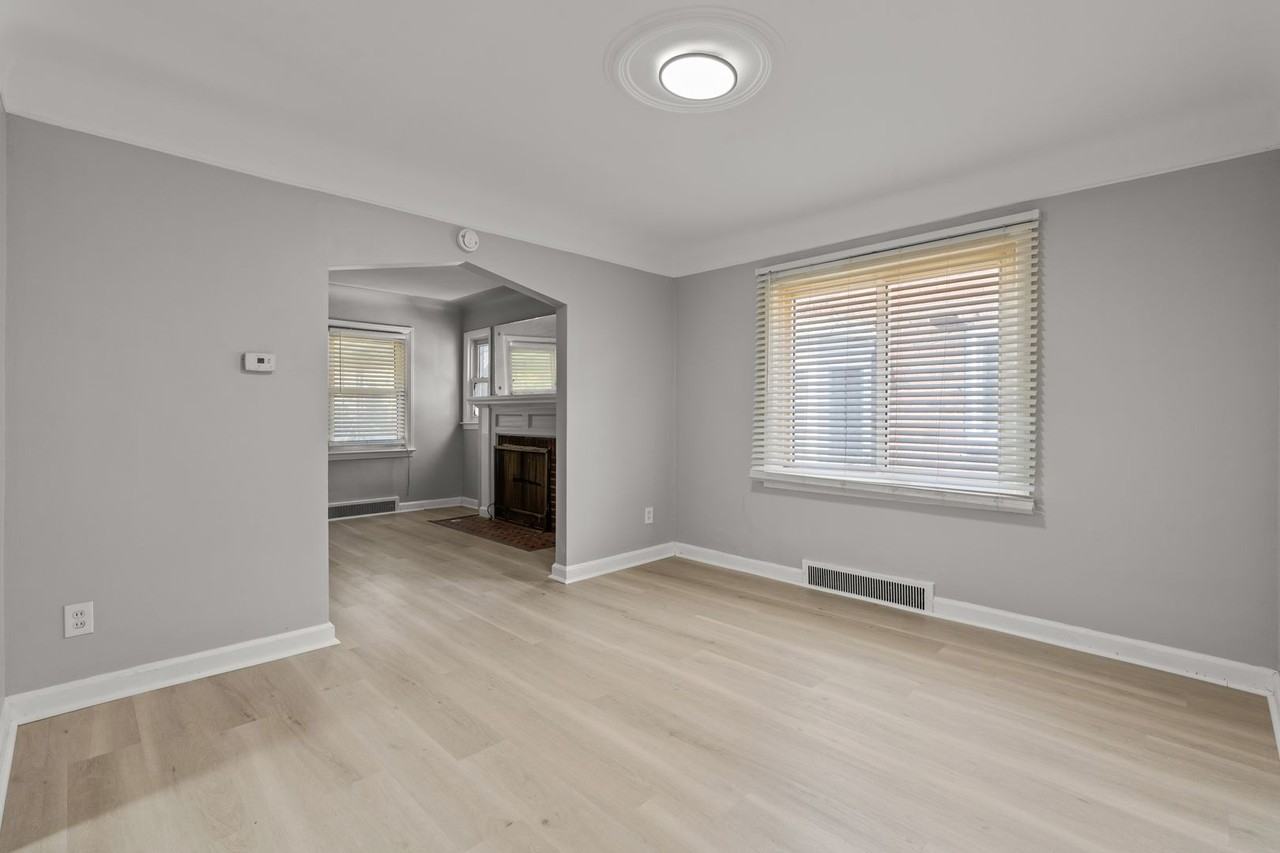 9022 Northlawn St - Photo 7 of 21