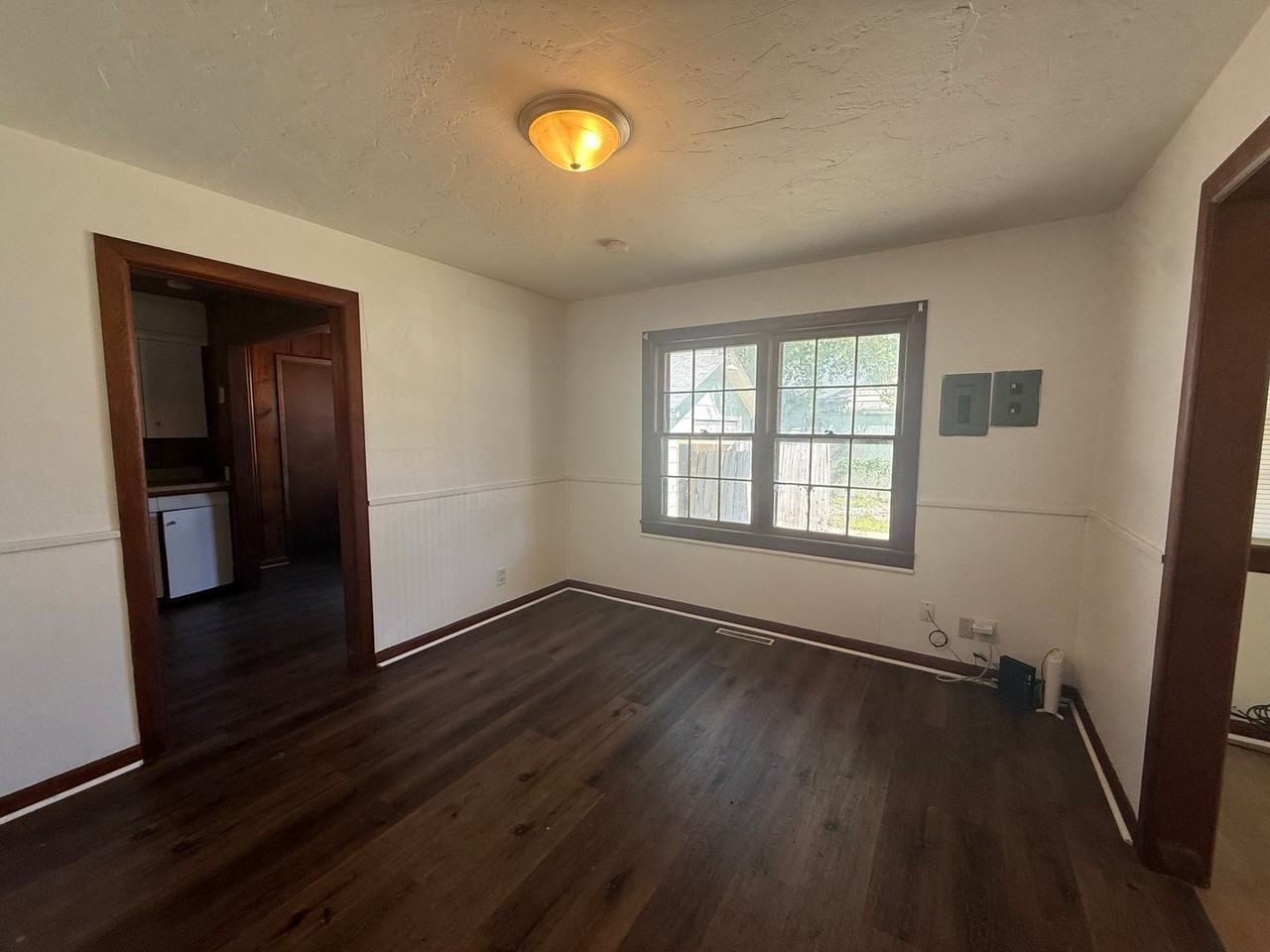 747 S Warren Ave - Photo 3 of 11