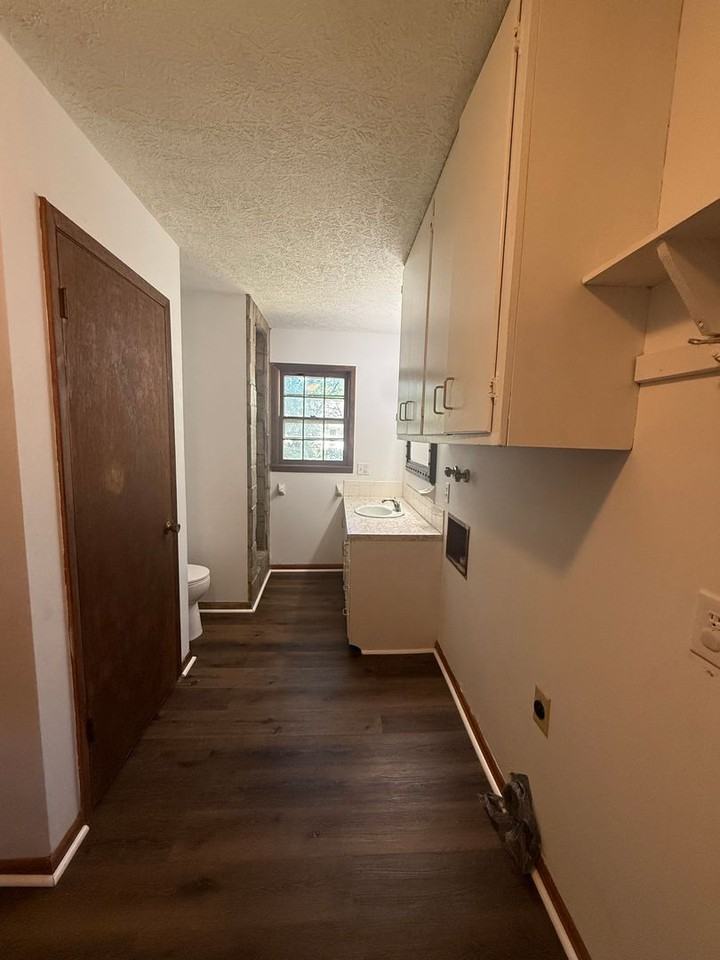 747 S Warren Ave - Photo 6 of 11
