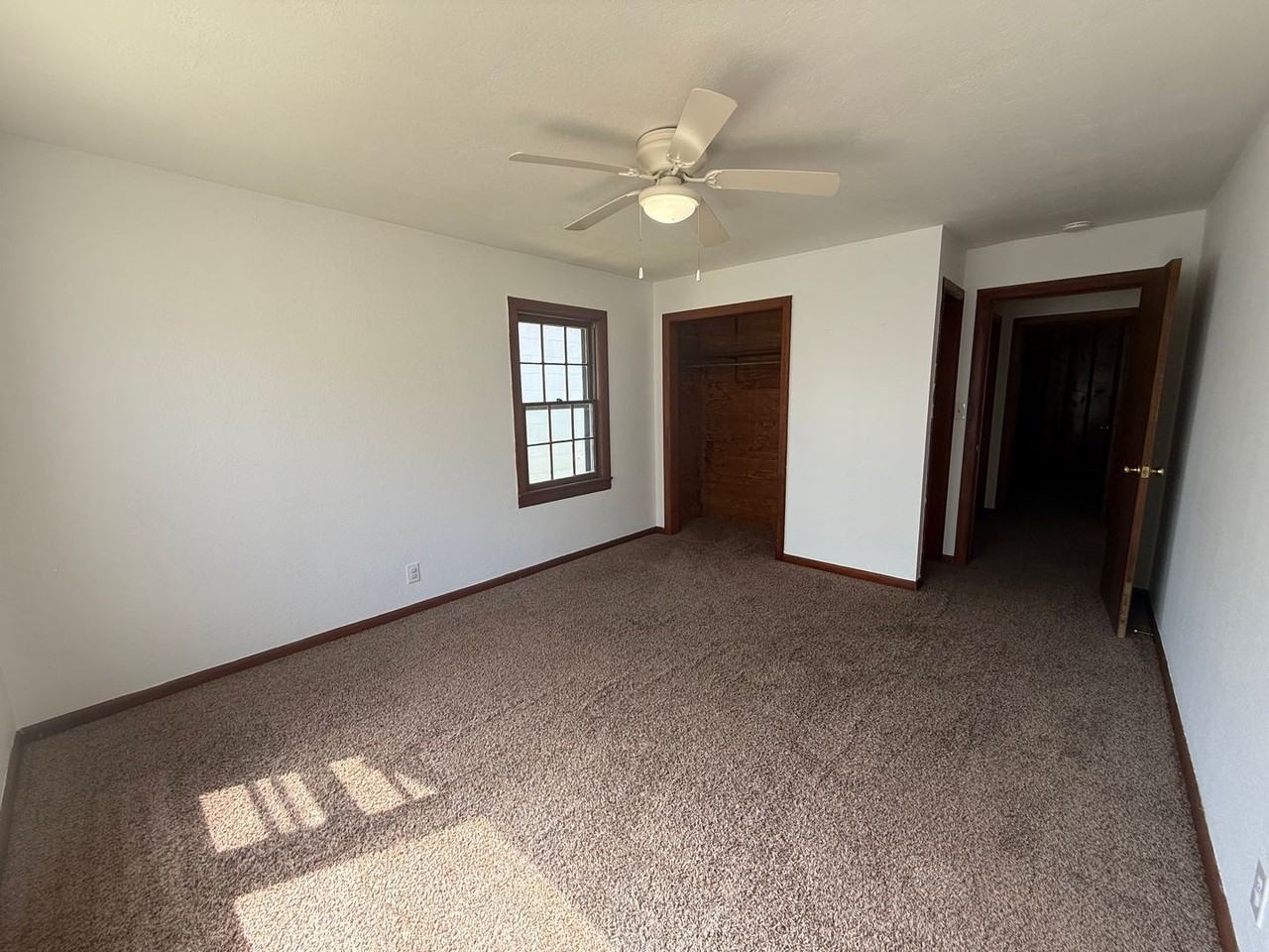 747 S Warren Ave - Photo 7 of 11