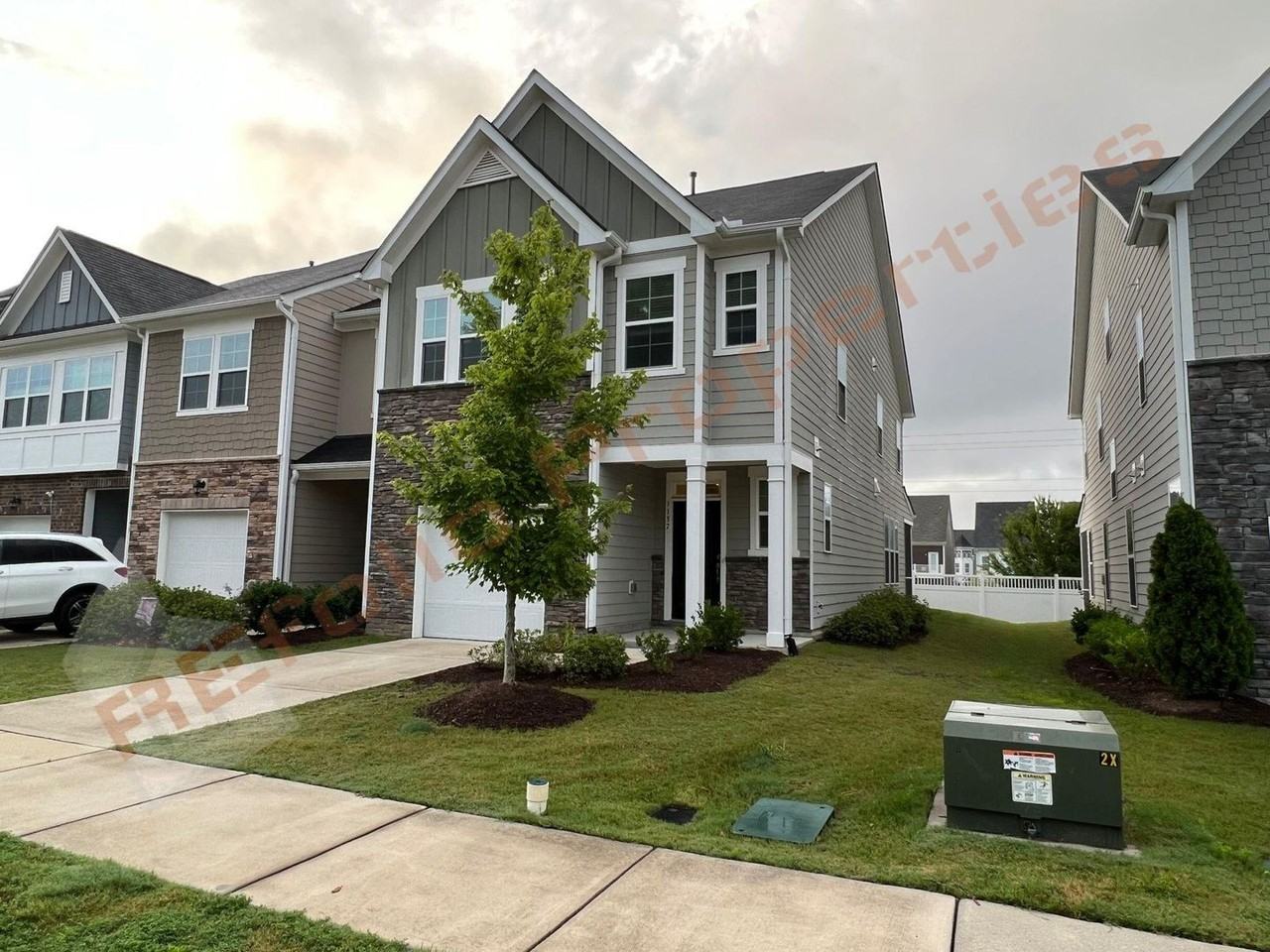 1137 Little Gem Ln - Photo 3 of 35