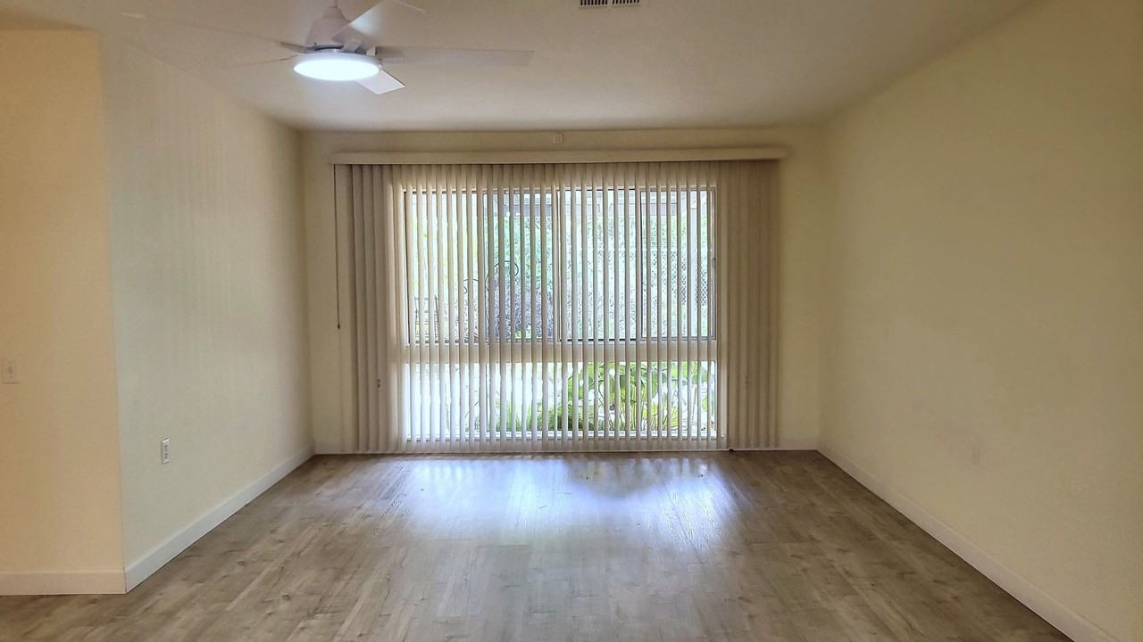 12431 Mantilla Rd - Photo 3 of 26