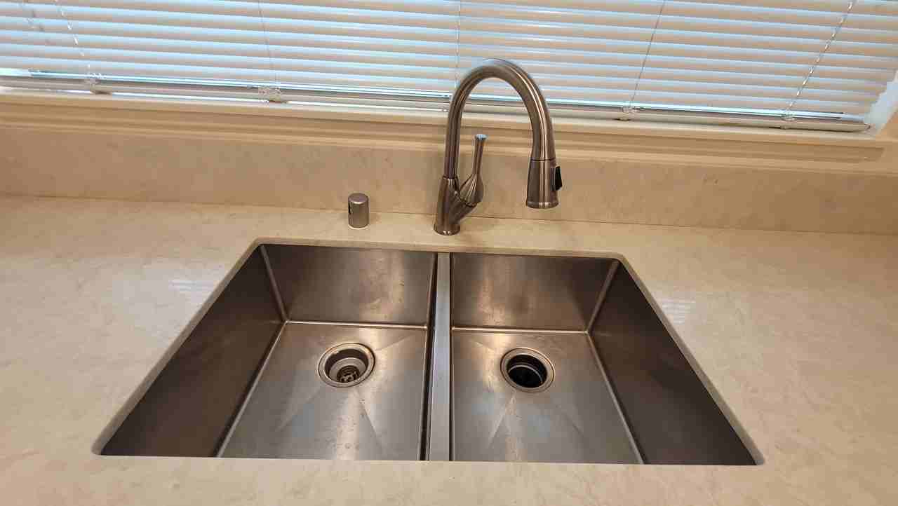 12431 Mantilla Rd - Photo 7 of 26