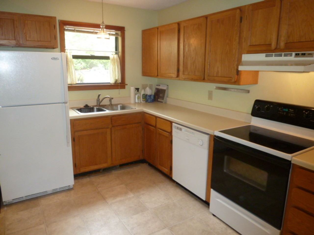 204 Cedarwood Ln - Photo 5 of 29