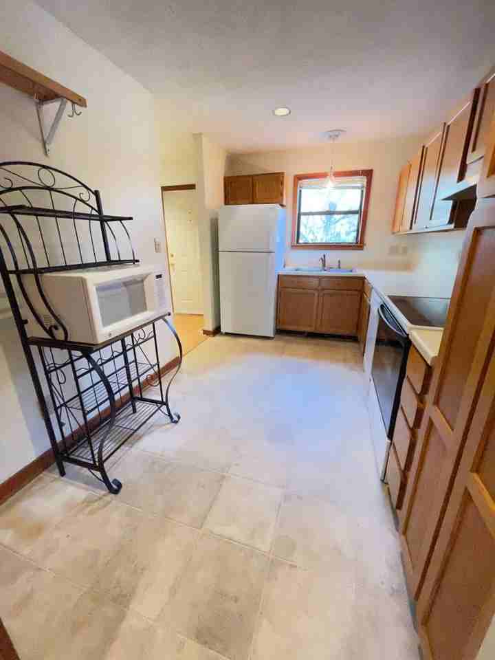 204 Cedarwood Ln - Photo 6 of 29