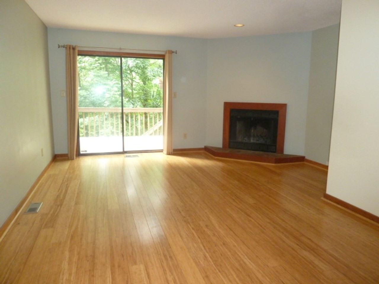 204 Cedarwood Ln - Photo 7 of 29