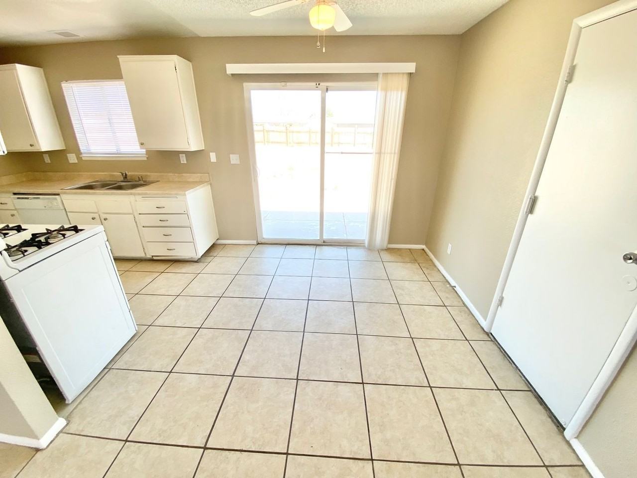 3576 Covey Ln - Photo 3 of 21