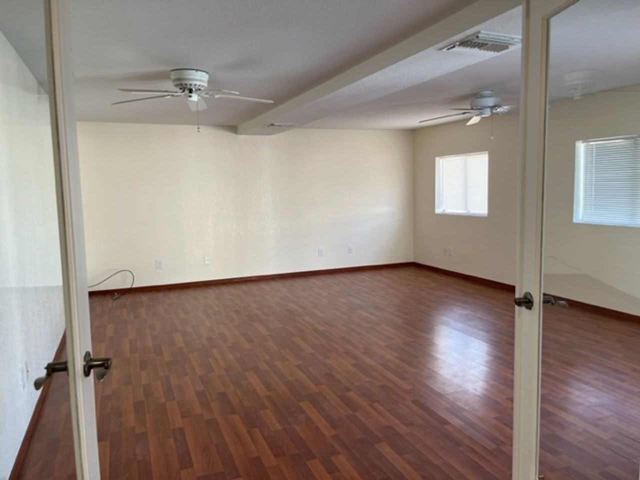 2425 Seabring Dr - Photo 5 of 11
