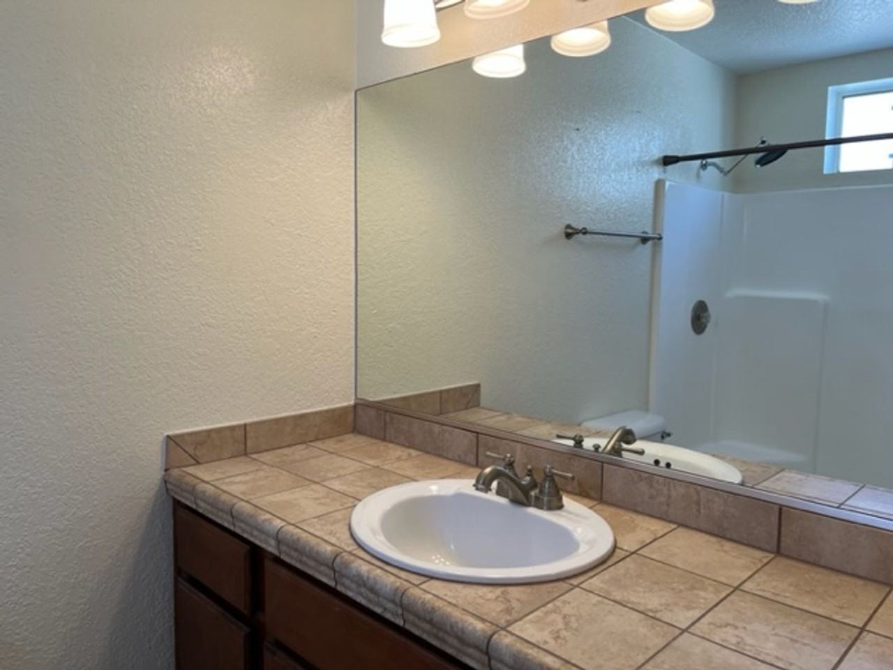 2425 Seabring Dr - Photo 7 of 11
