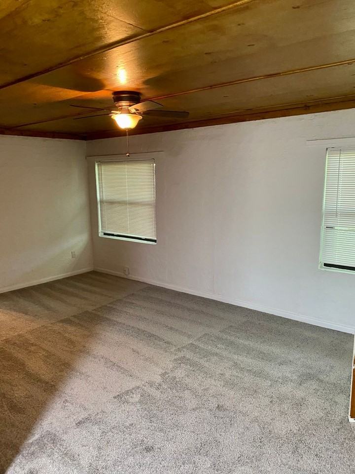 3255 Clemwood Dr #E1 - Photo 4 of 8