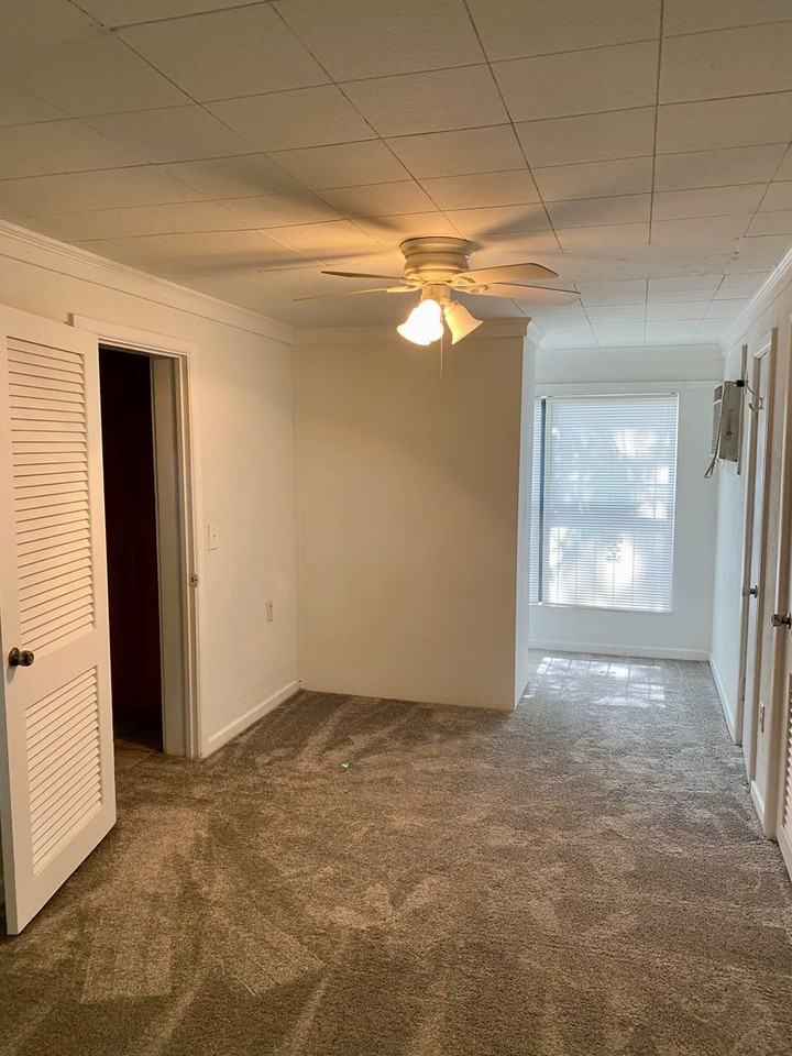 3255 Clemwood Dr #E1 - Photo 5 of 8